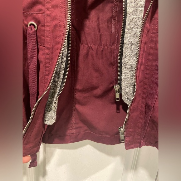 2Sable Size S Burgundy Full Zip Utility Jacket Drawstring Waist Gray Hood Anorak - Picture 4 of 13